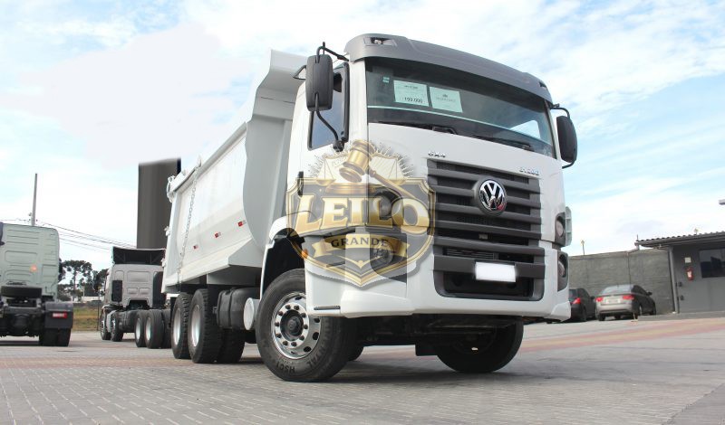 VOLKSWAGEN 31 280 2015 –6X4– CAÇAMBA MEIA CANA 16M³ – 6CC