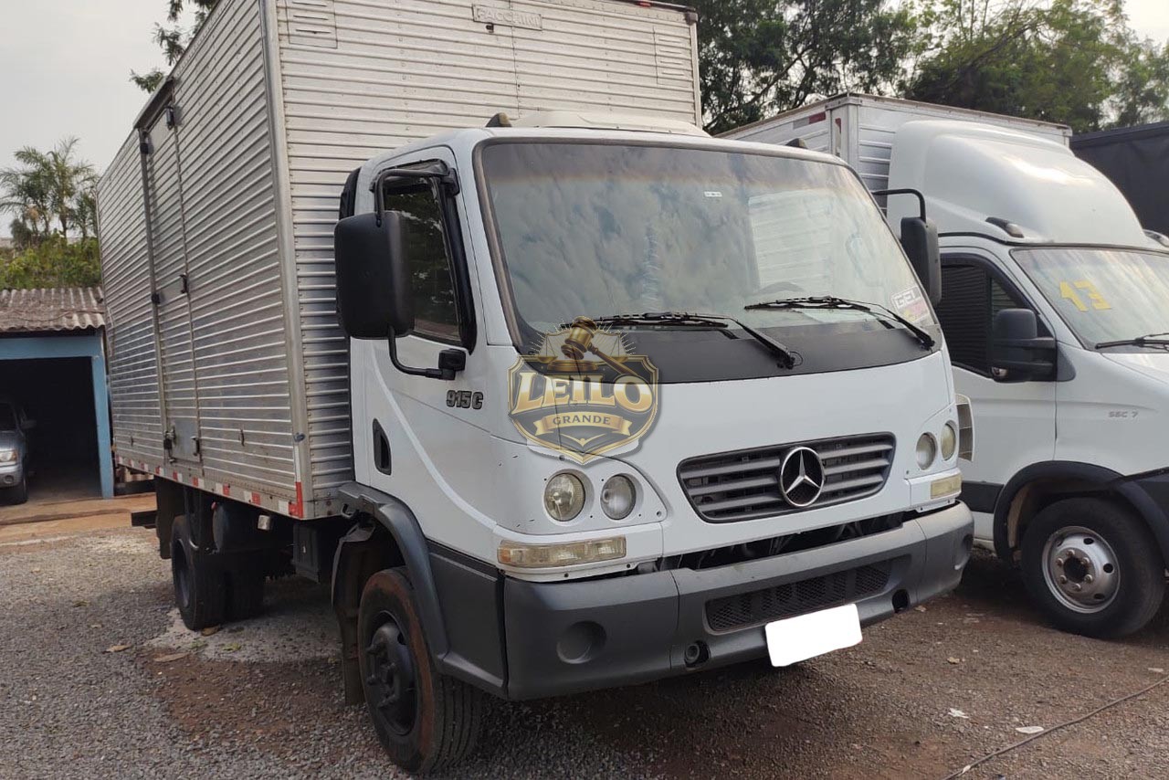 MERCEDES BENZ MB915 2004