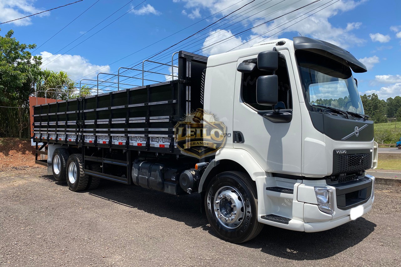 VOLVO VM270 2014
