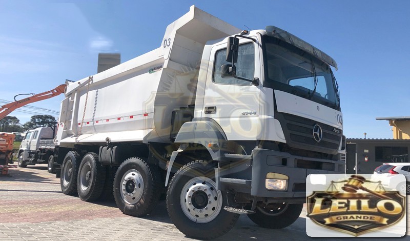 MERCEDES BENZ MB4144 2009 –8X4– CAÇAMBA PASTRE MEIA CANA 25M³ – 6 CC