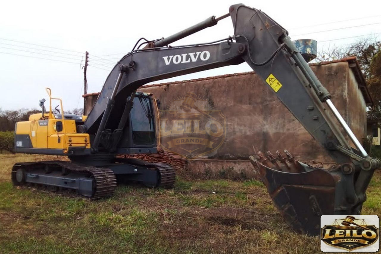 VOLVO EC220D 2014