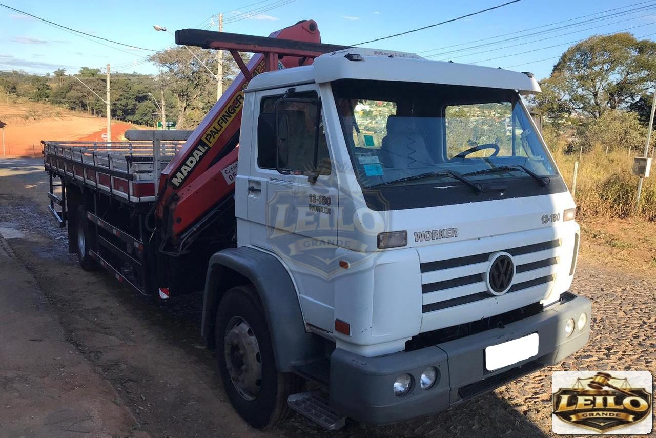 VOLKSWAGEN 13 180 2011