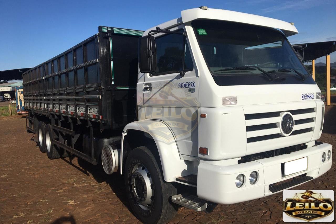 VOLKSWAGEN 24 220 2011