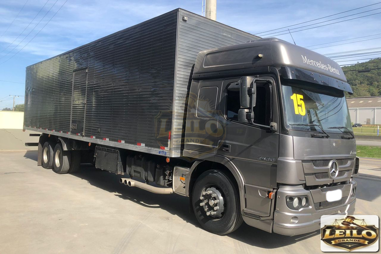 MERCEDES BENZ MB2430 2015